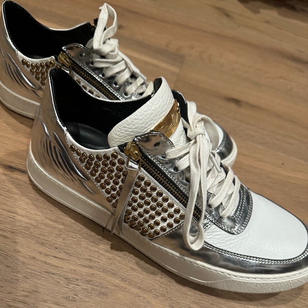 Rare Men’s Robin’s Jean Sneakers